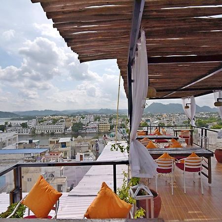 Hotel Banjara Heritage Udaipur Exteriör bild