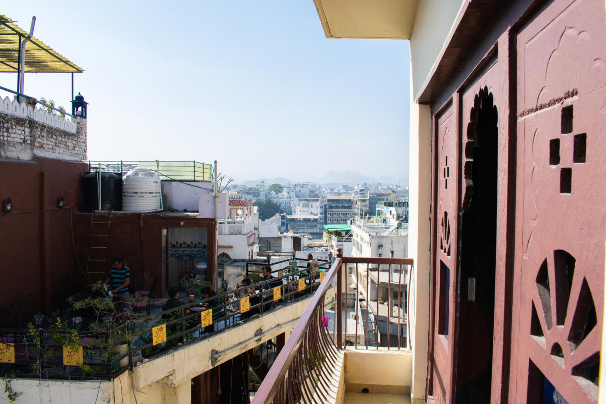 Hotel Banjara Heritage Udaipur Exteriör bild