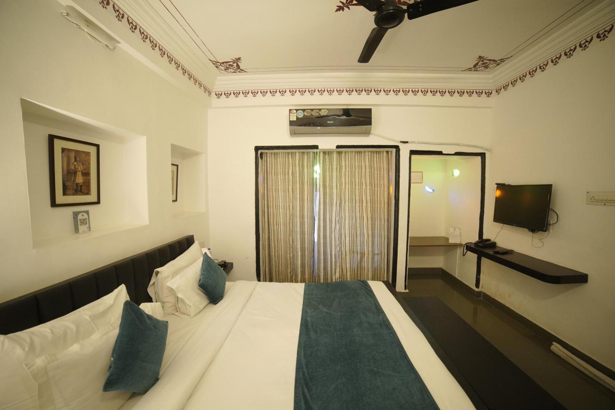 Hotel Banjara Heritage Udaipur Exteriör bild