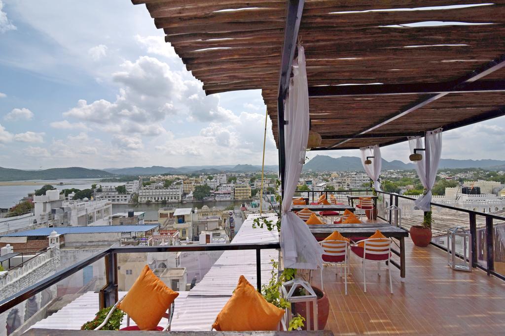 Hotel Banjara Heritage Udaipur Exteriör bild